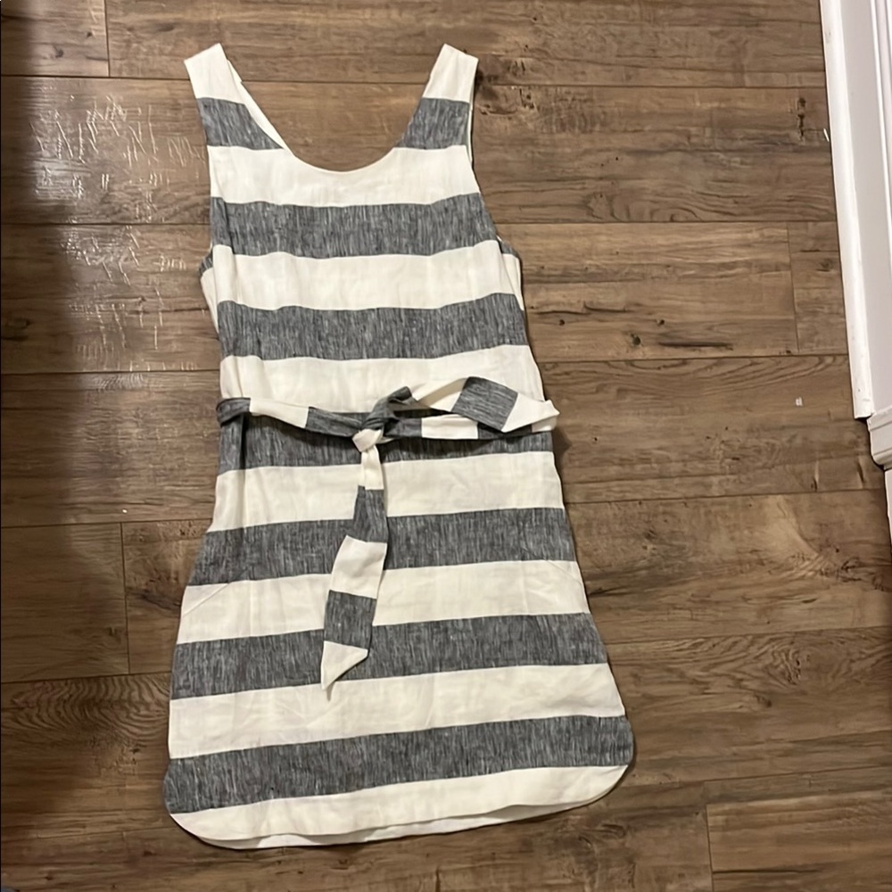 White and Gray Sleeveless Scoop Neck Sundress